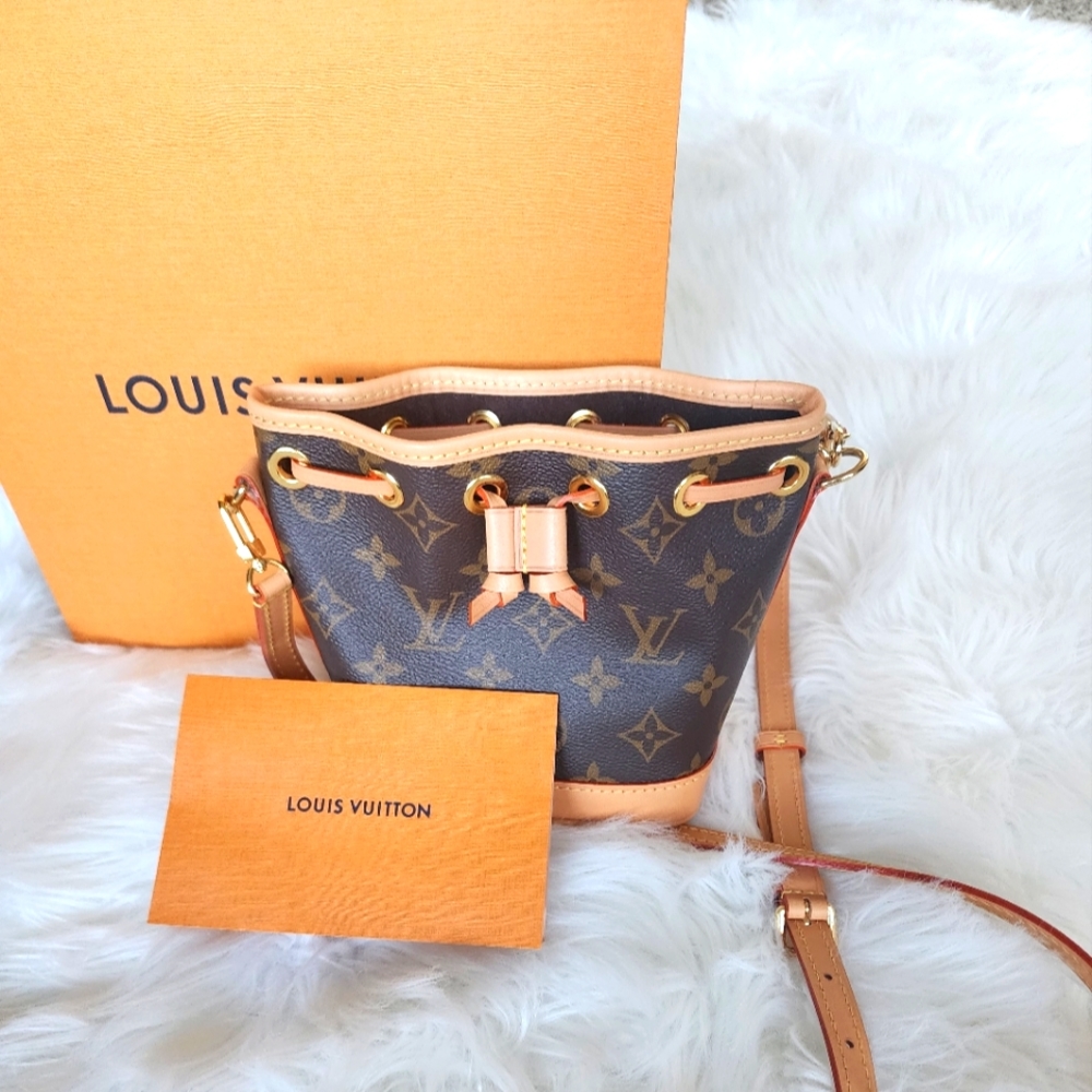NEW CONDITION LOUIS VUITTON MINI BUCKET BAG